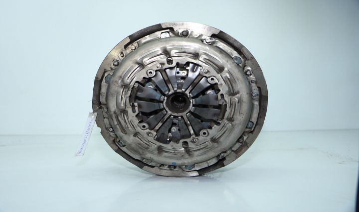 Volanta cu dublu ambreiaj A6510304405 A 651 030 44 05 Mercedes-Benz C