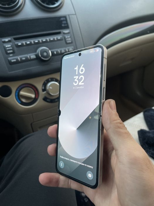 Samsung ZFlip6 256/12