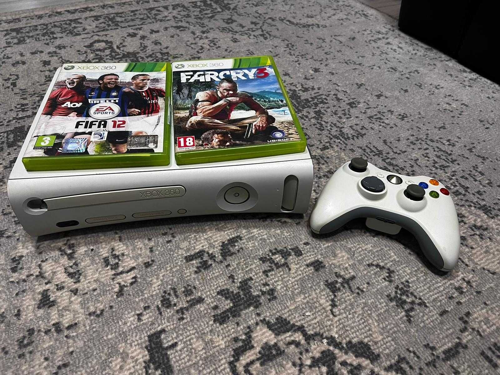 Xbox 360 + 2 jocuri + 1 Controller (Fifa 12 , Far Cry 3)