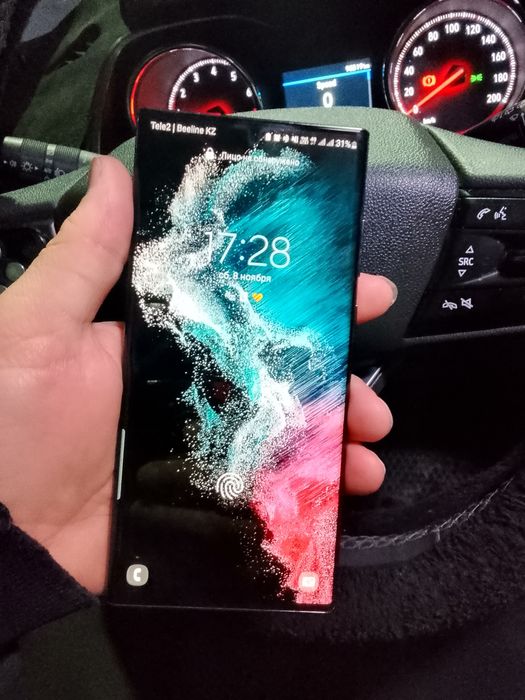 Продаются Самсунг с 22 ультра состояние как завод без единой царапины