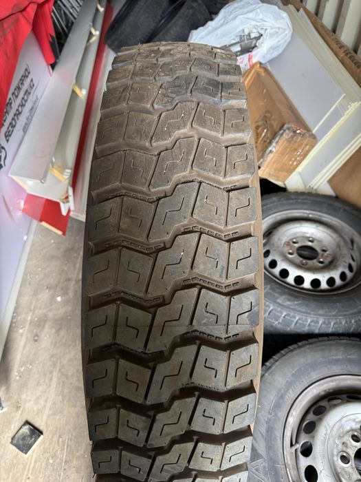 Продам новую шину с диском 12/00/R24