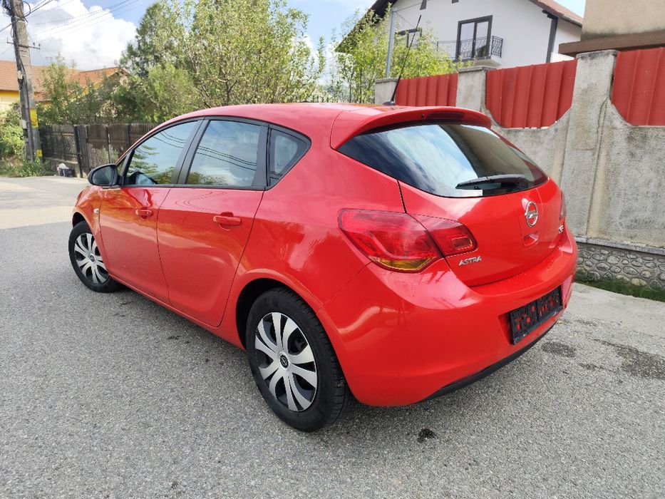 Opel Astra J an 2010 motor 1.4 benzina 86 cai/Euro 5/model Hatchback