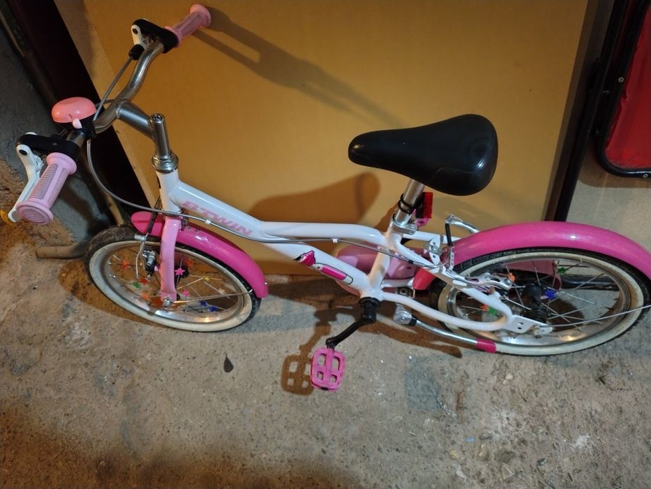 Vând bicicletă fete 3-6 ani