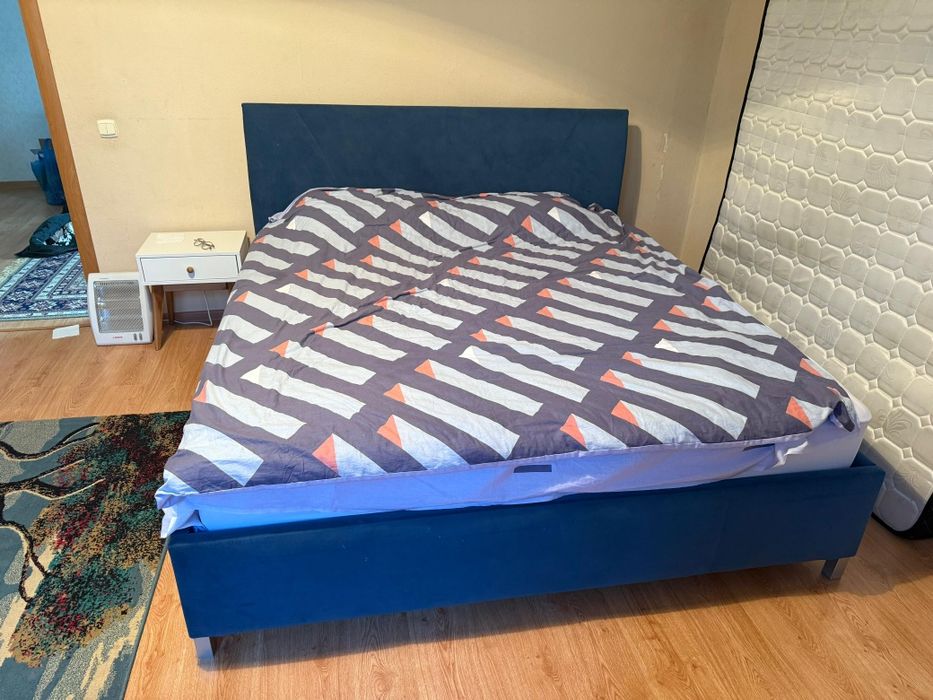 Кровать двухспальная с механизмом