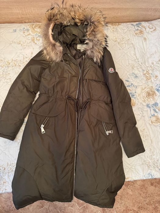 Продам парку в идеальном состоянии, воротник натуральный мех