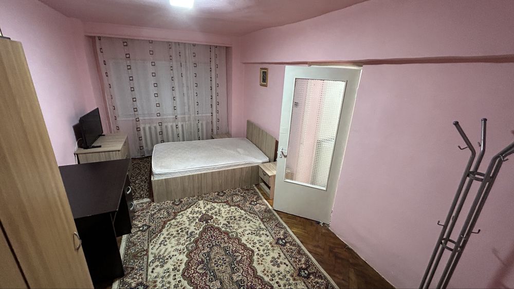 Garsoniera de inchiriat in Cetate zona Mercur