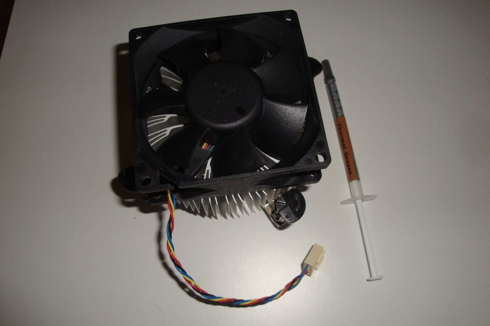 Cooler procesor intel LGA 775 miez cupru racitor inalt + pasta termica