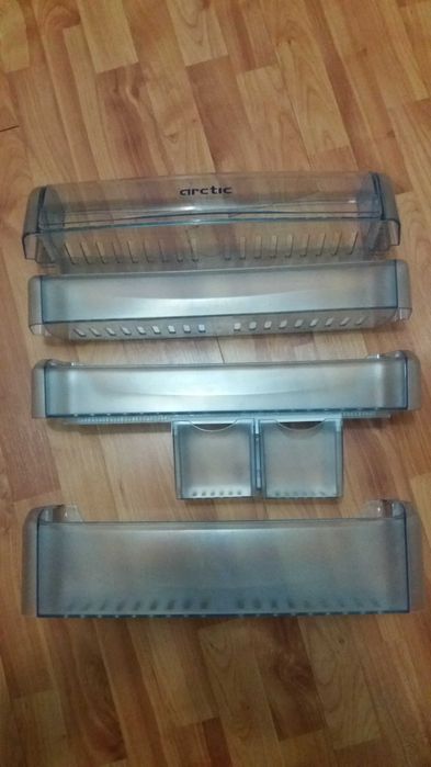 Rafturi usa combina frigorifica artic K3862