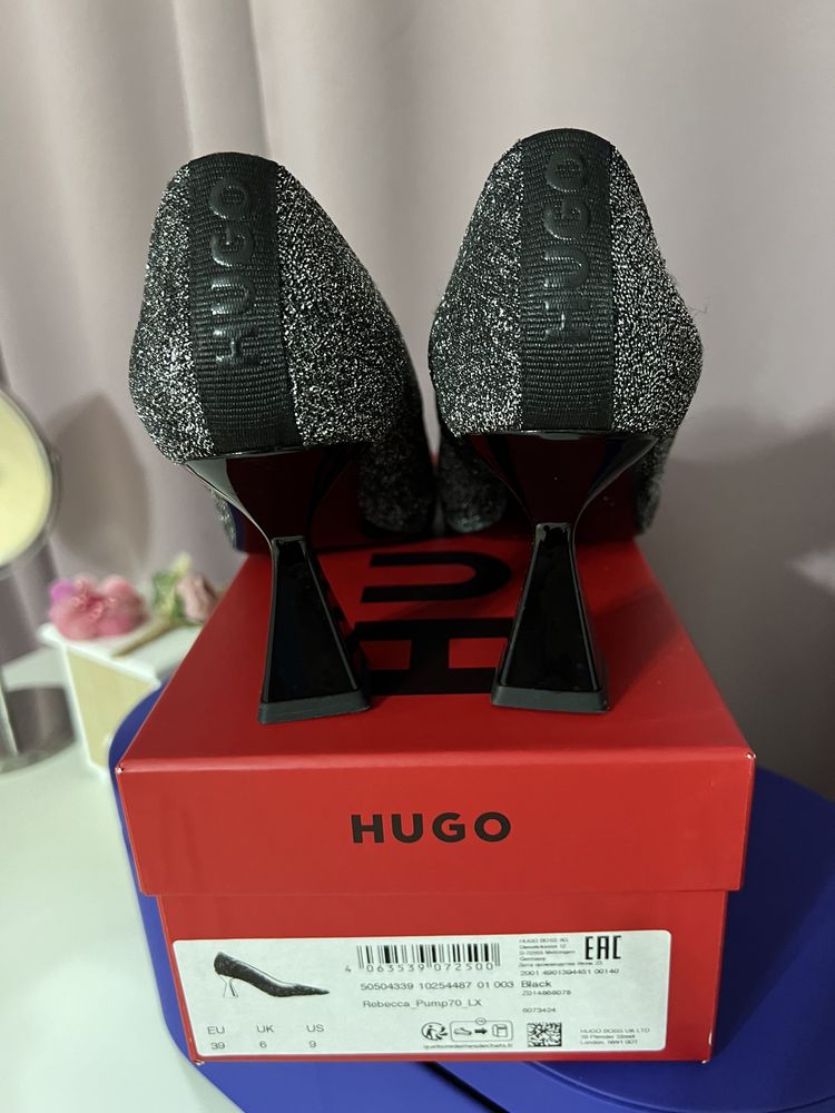 Обувки с ток Hugo