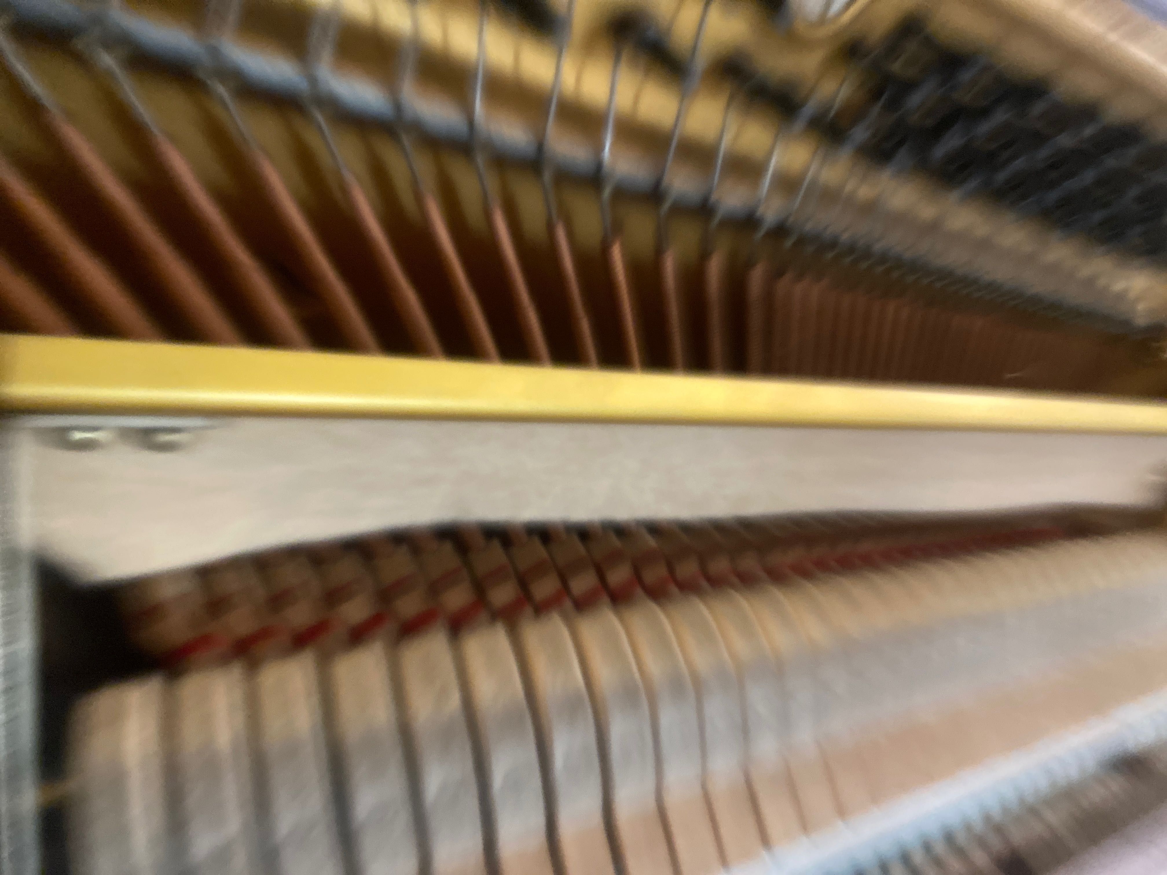 YAMAHA pianina 1200 € !