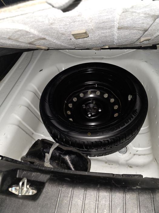 Бежевий салон 135 минг пробег бензин тоза