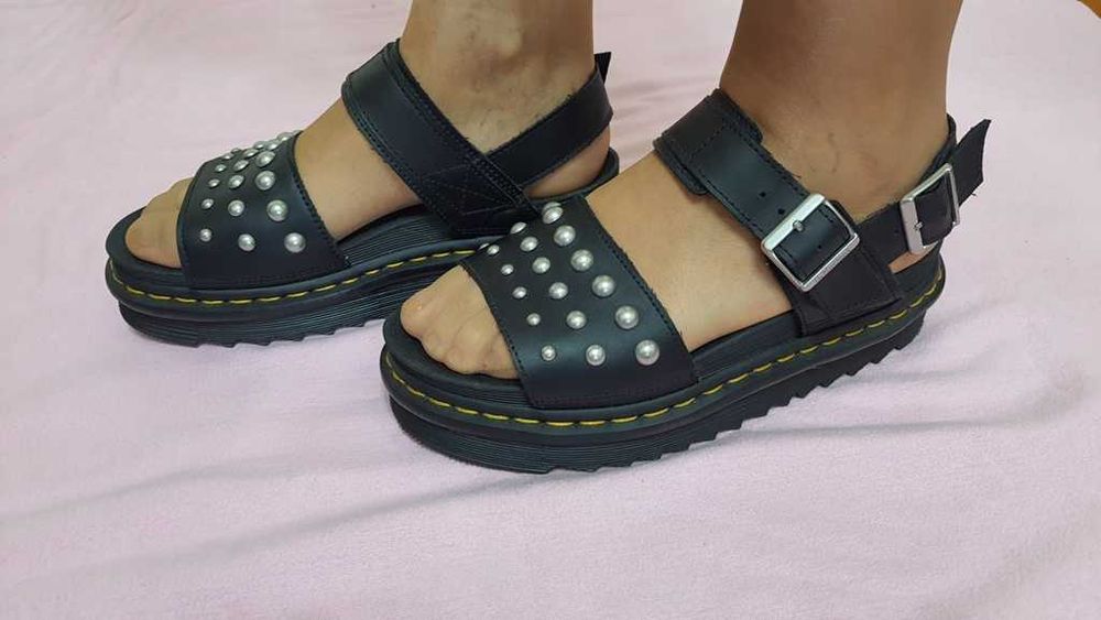 Sandale piele de la Dr. Martens model rar absolut originale marimea 39