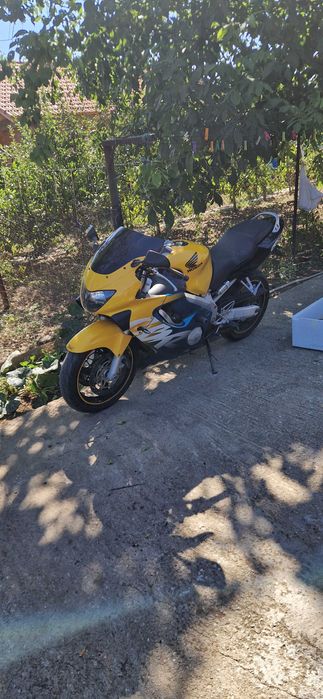 Honda cbr f4  an 1999