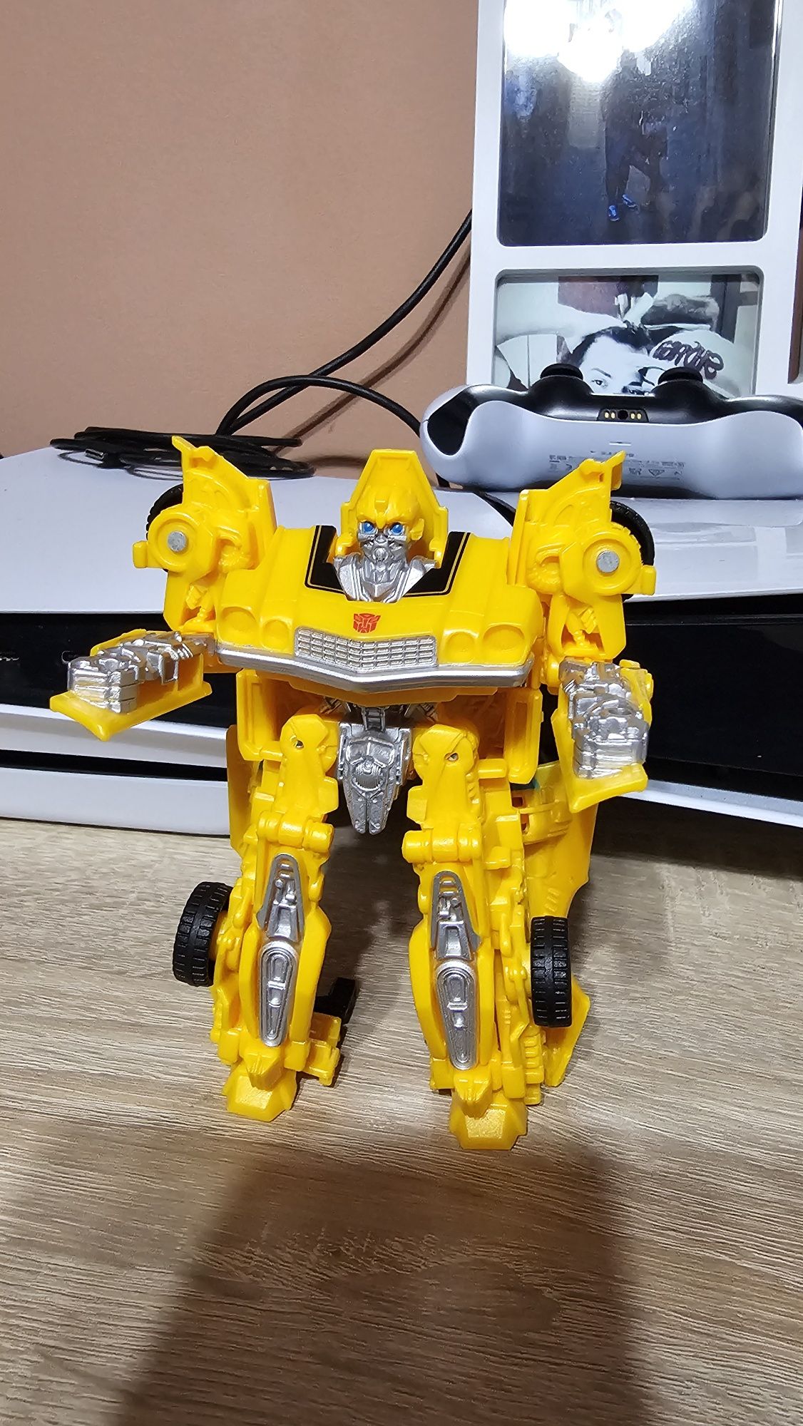 Transformers Bumblebee Energon Igniters. HASBRO