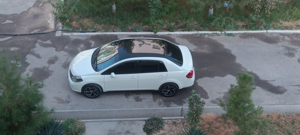 Nissan tiida  Idial