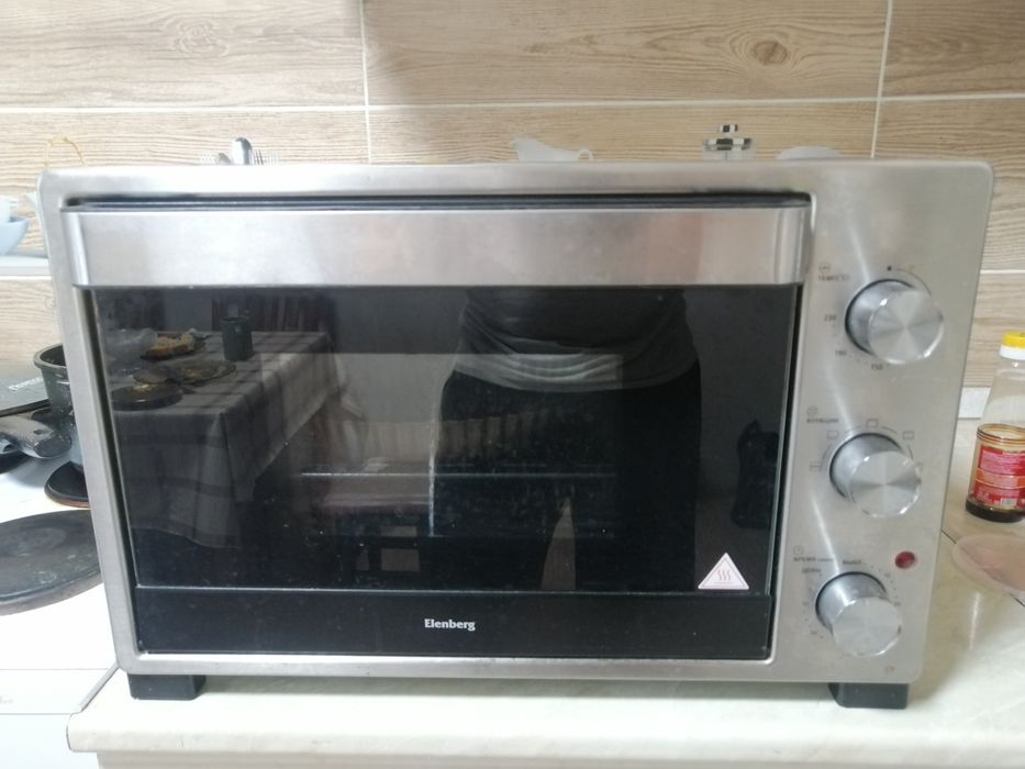 Продам электрическую духовую печь