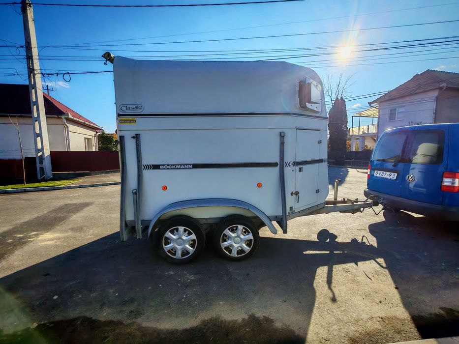 Remorcă transport animale / cai