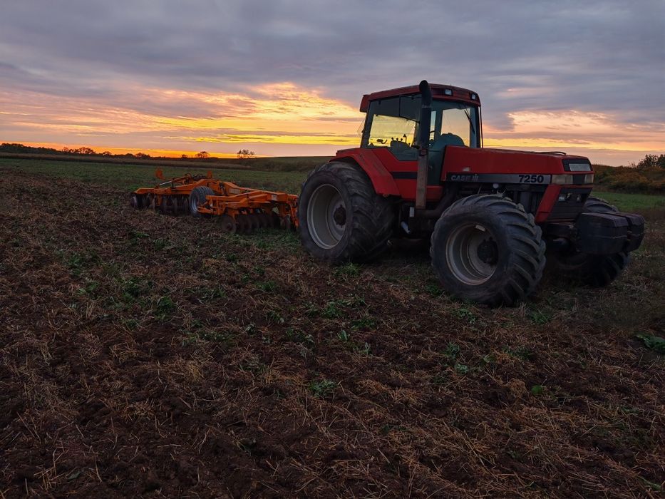 Tractor case magnum 7250 și disc cu scarificator Simba solo