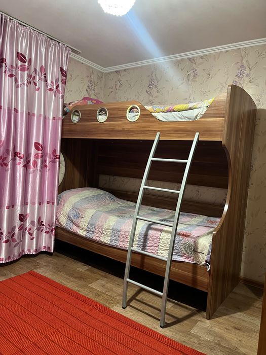 двух яростный кровать