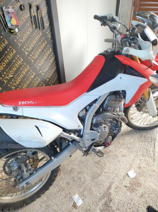 Продавам Хонда црф 250 L
