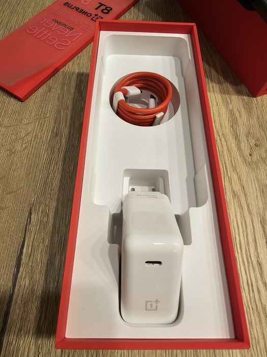 OnePlus 8T full box