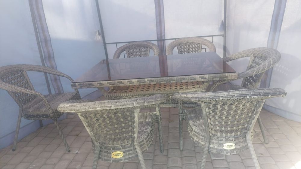 Продам стол со стульями