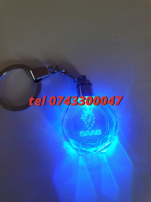 Oferta Breloc Din Sticla Cu Led 6 Culori Saab
