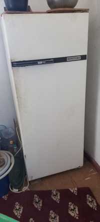 Продаётся 2 холодильник рабочий