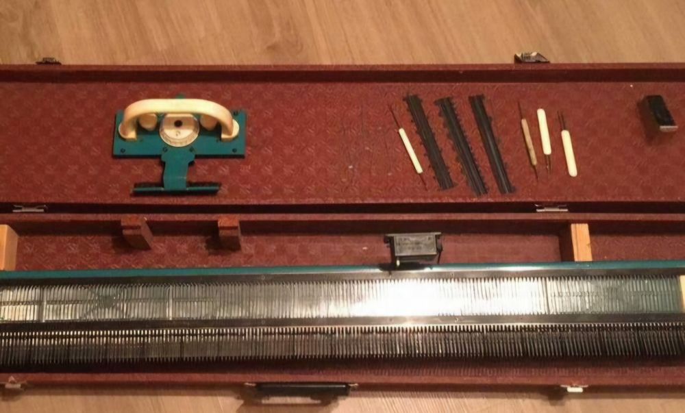 Вязальная машинка