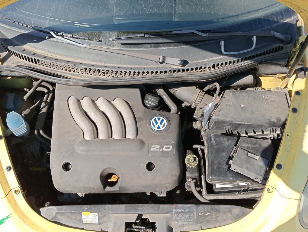 Dezmembrez Volkswagen Beetle cod motor AQY. Cod culoare LD1B