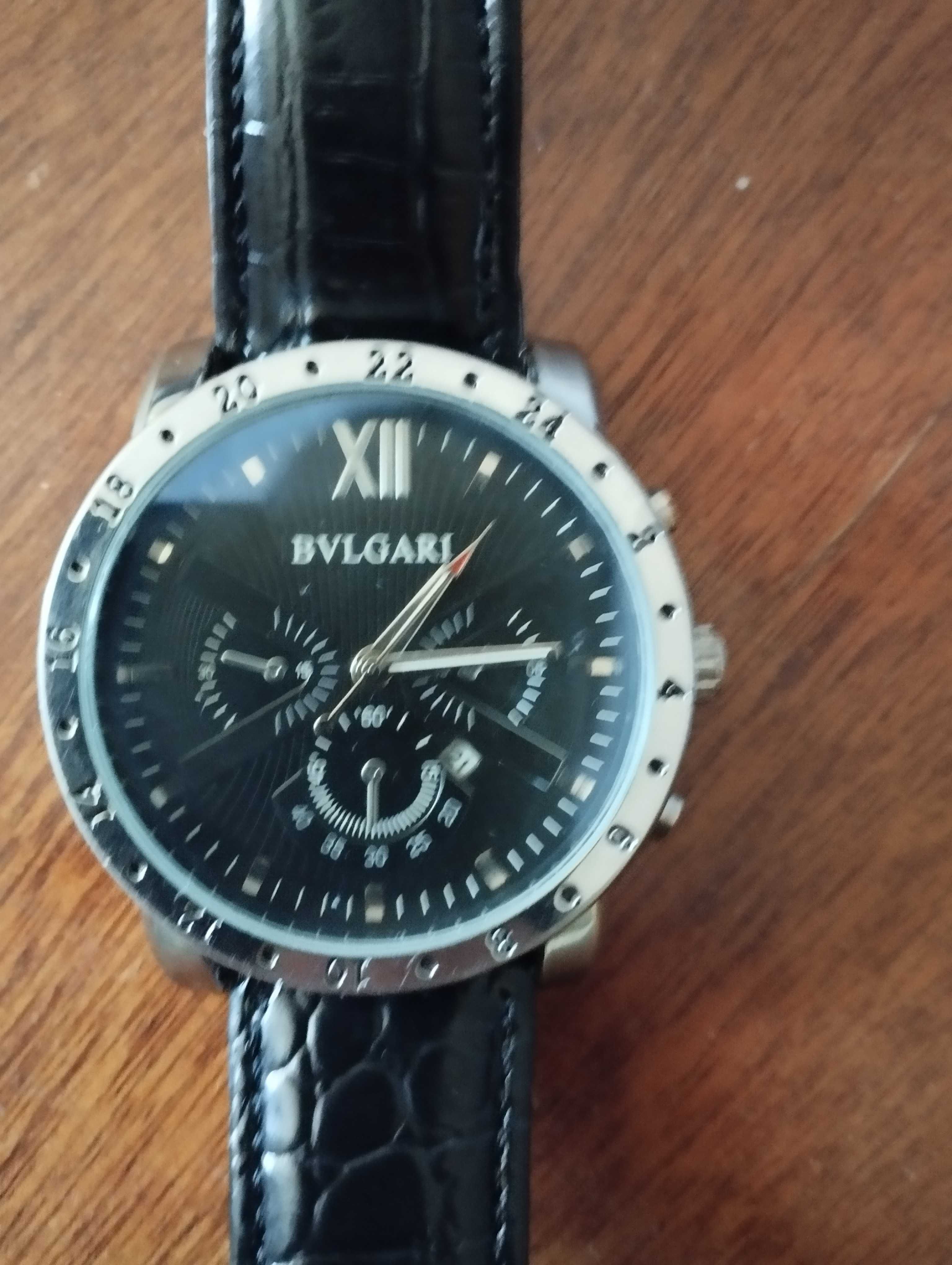 Продам часы BVLGARI. Очень красивые и большие.