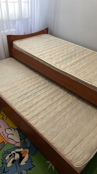 Продам двухместную выдвижную кровать