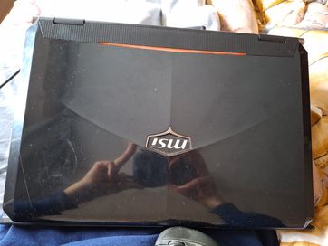 лаптоп MSI GT660R