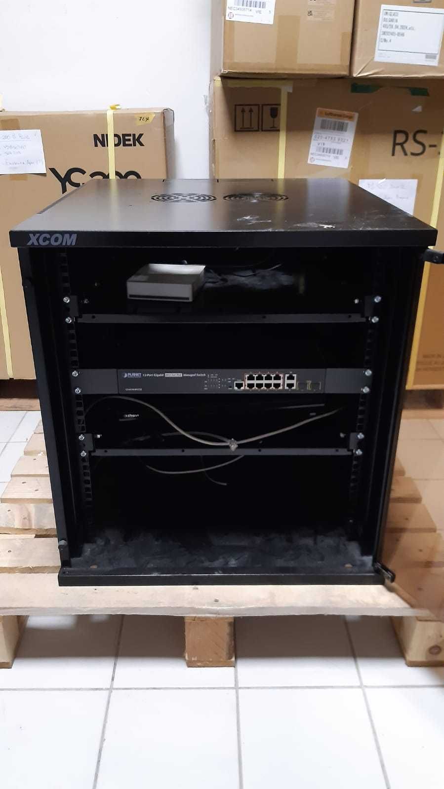 Комуникационен сървърен шкаф 12U + 12 port gigabit switch