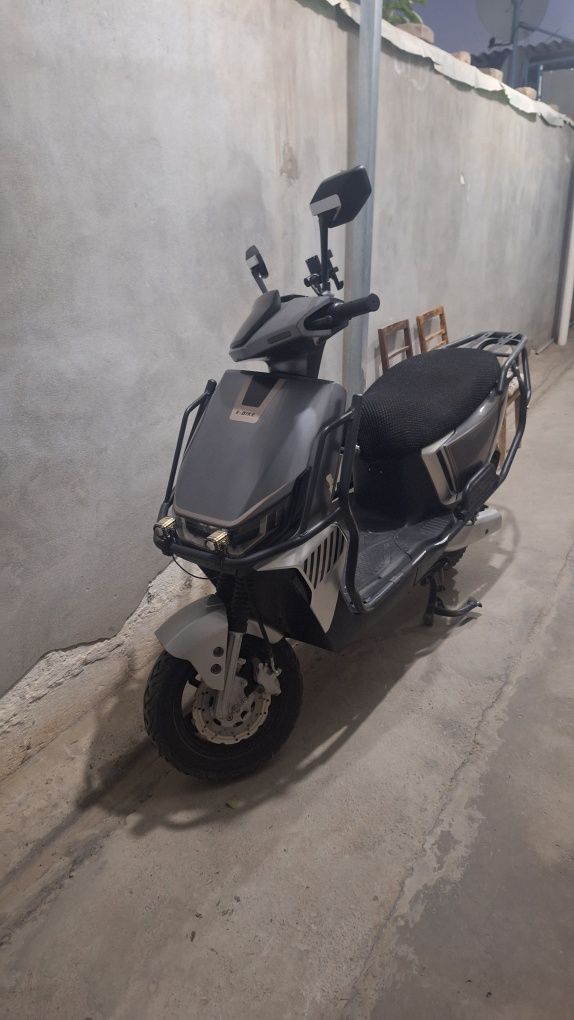 Скутер  E bike электроскутер