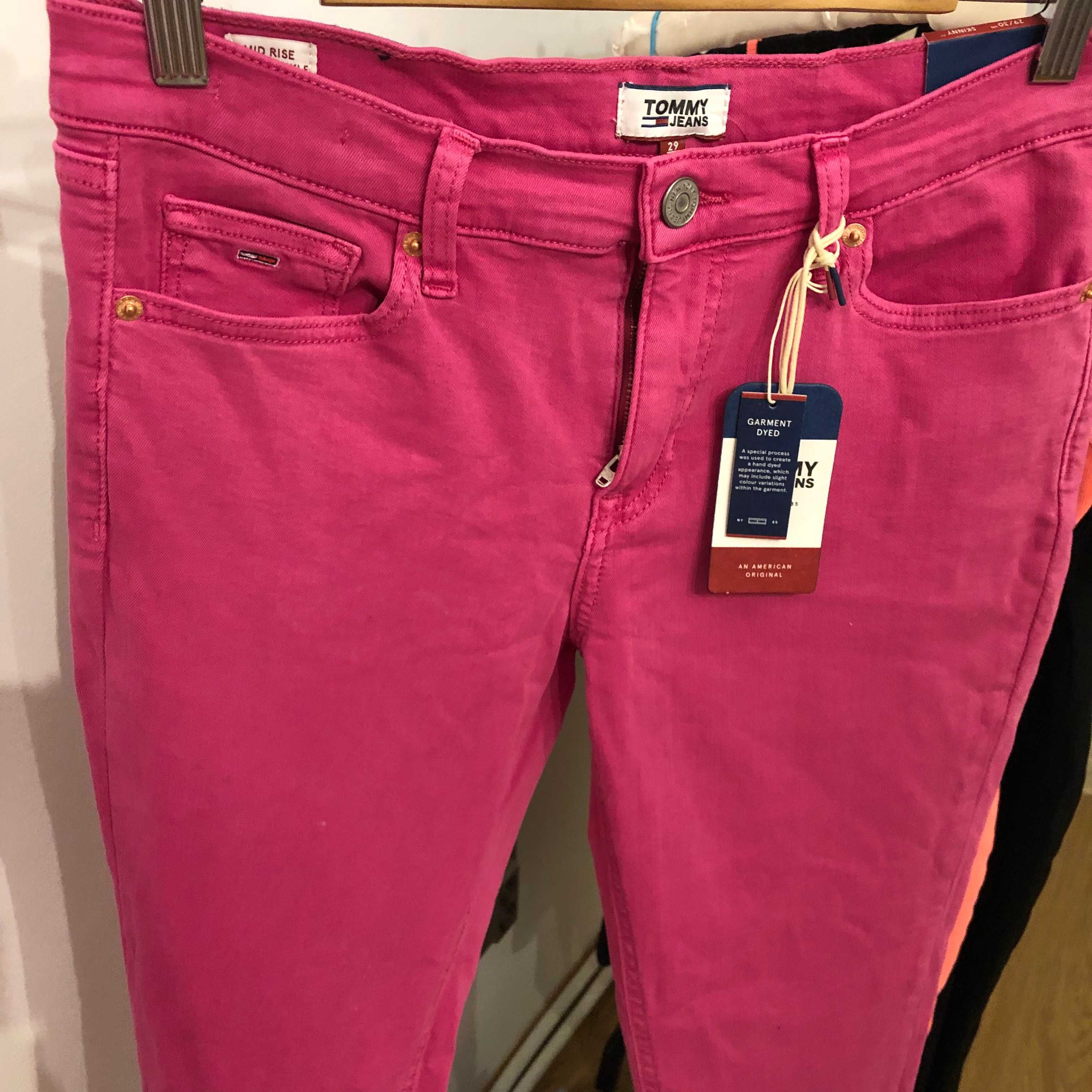 Tommy Hilfiger дамски син памучен панталон и Tommy Jeans  розови дънки