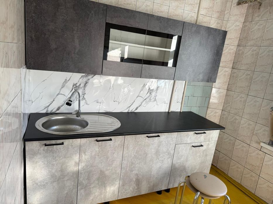 Дешево продам кухонный гарнитур