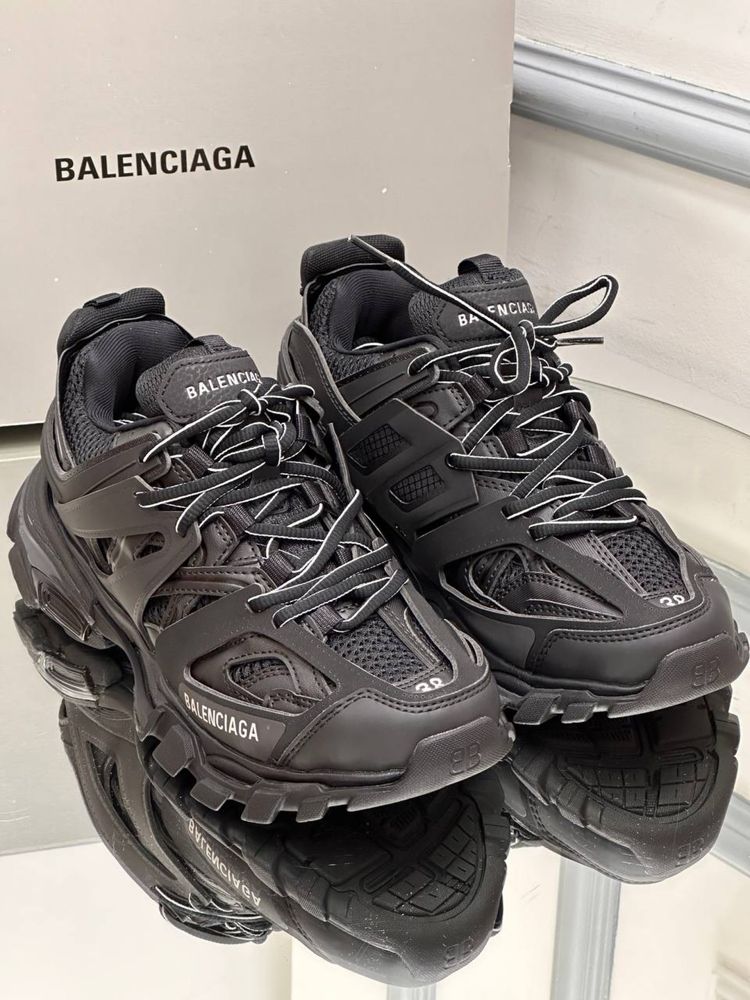 Balenciaga track