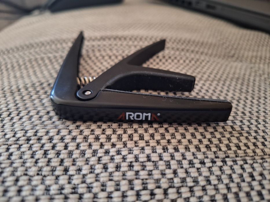 Каподастер за китара Aroma AC-01