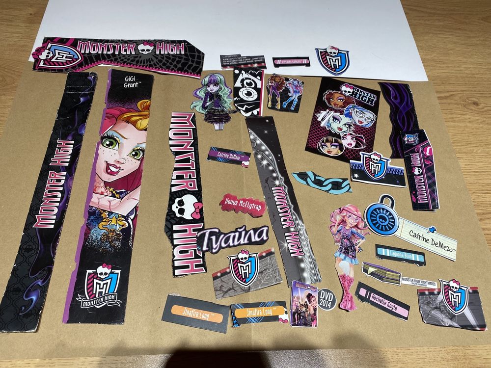 Плакати и изрезки на Monster High