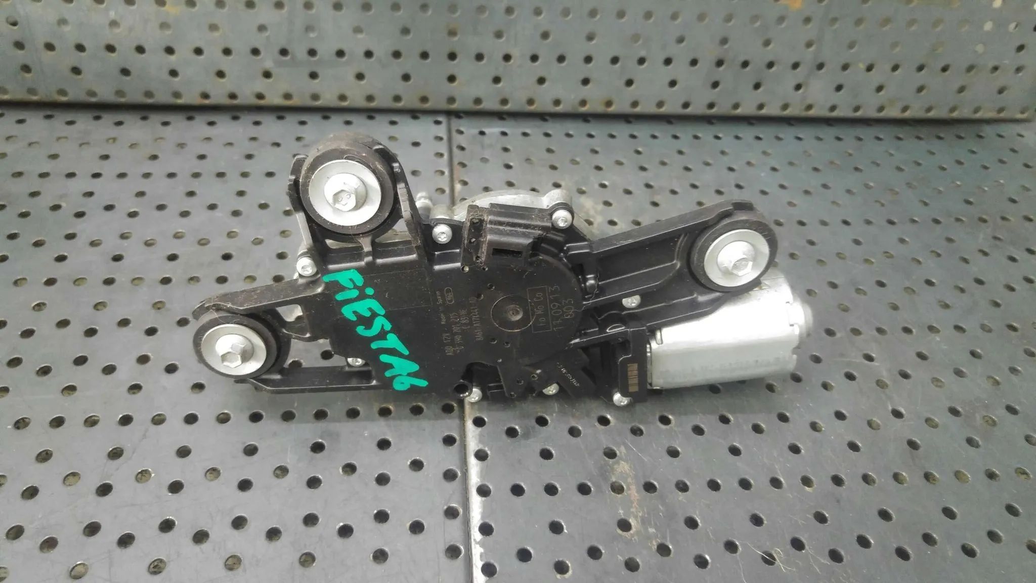 Motoras stergator haion ford fiesta 6 cb1 ccn 0390201215 8a61a17k441ad