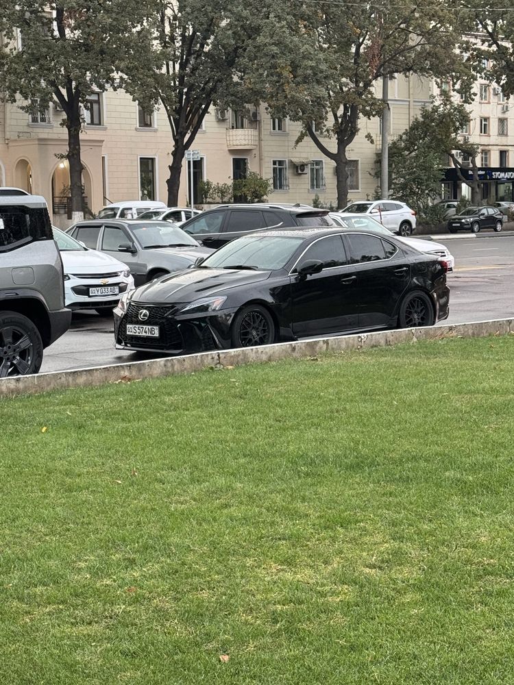 Продам Lexus is430v8 Читайте описание Хорошую скидку сделаю. Срочно!!!