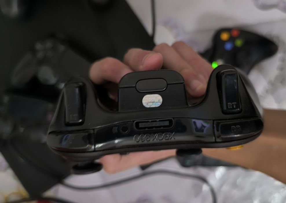 Срочно!! XBOX 360 SLIM