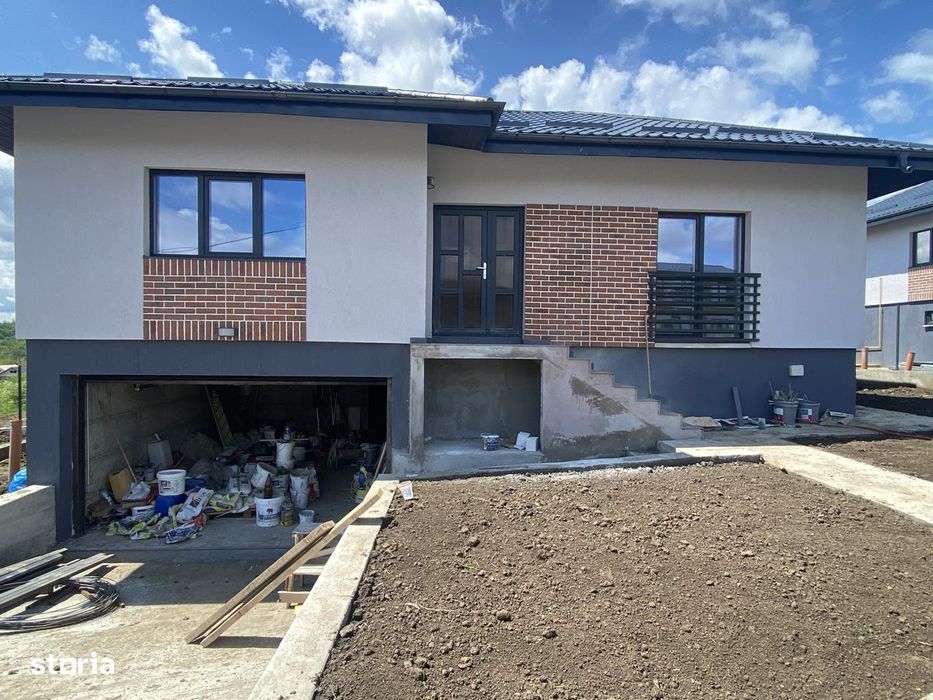 GARAJ!2 Bai!Beci la cerere!Vila 4 Camere,Valea Adanca (Miroslava)