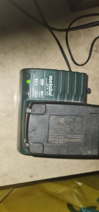 Зарядное устройство