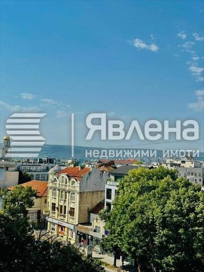 Продава се Двустаен апартамент в Варна, Център - 68 кв.м за 2500 €/кв.м - Снимка #11