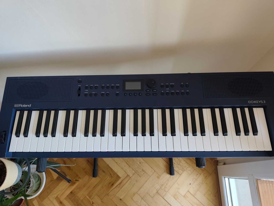 Синтезатор Roland Go keys  с автоакомпанинент