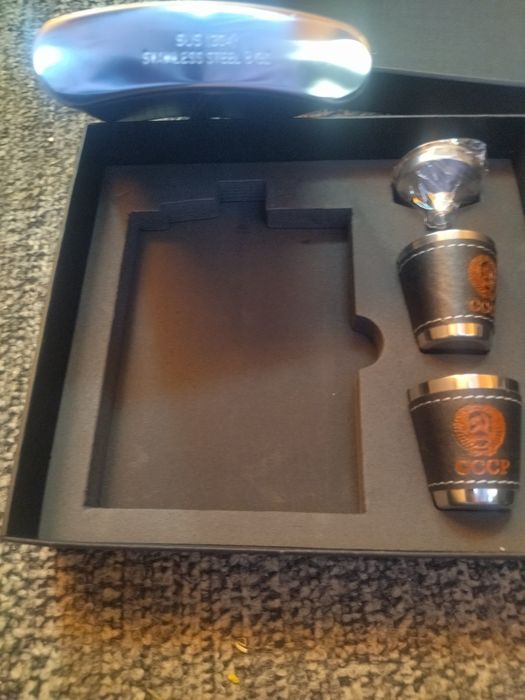 Recipient inox pentru băuturi fine