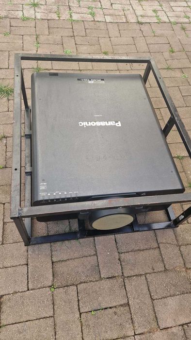 videoproiector 20000 lumeni Panasonic PT-DS20K