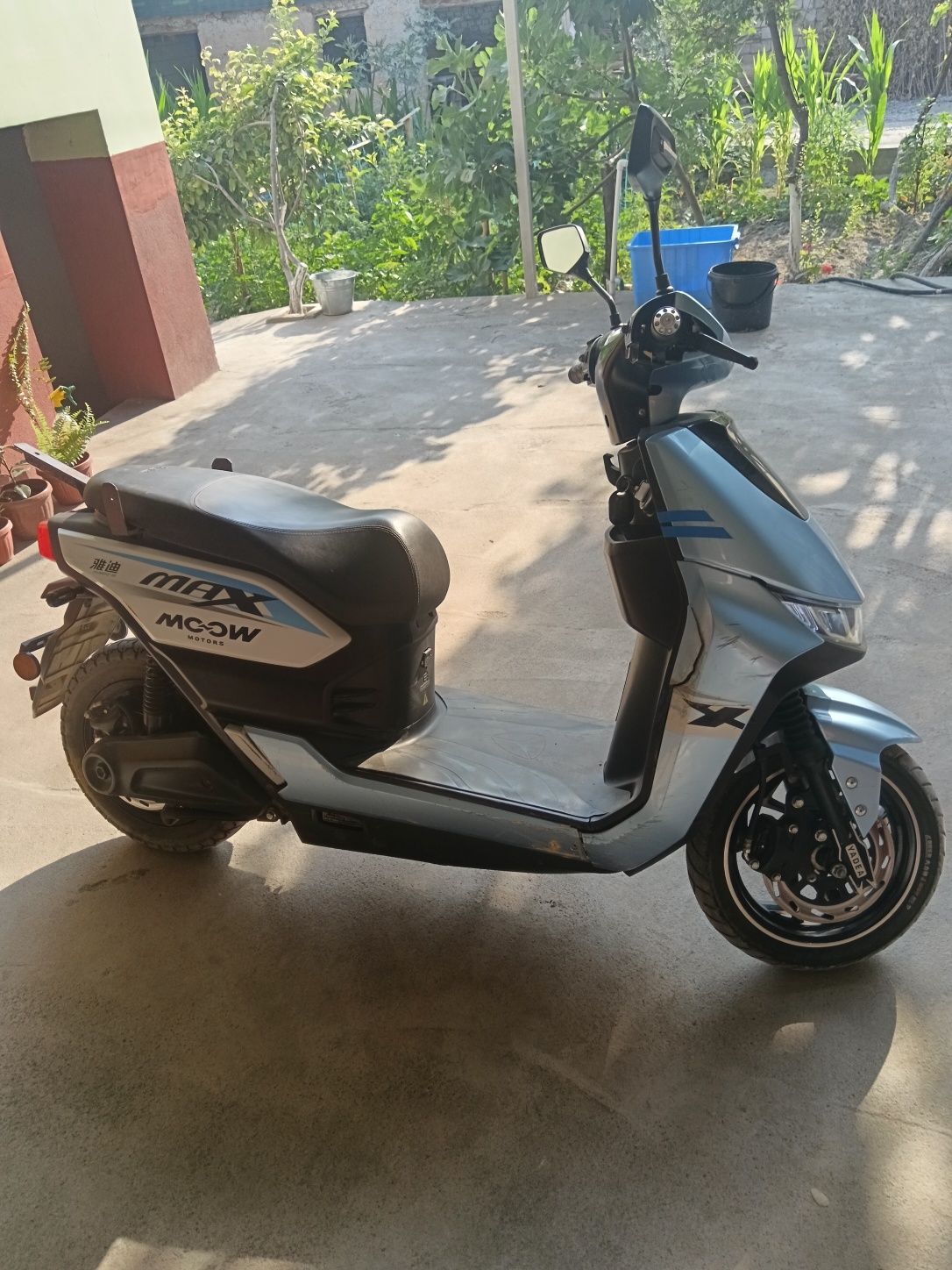 Skuter Yadea akumlyator 230w Sotiladi   holati o'rtacha
